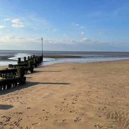 Gone To The Beach Flat 1 Ханстантон Экстерьер фото
