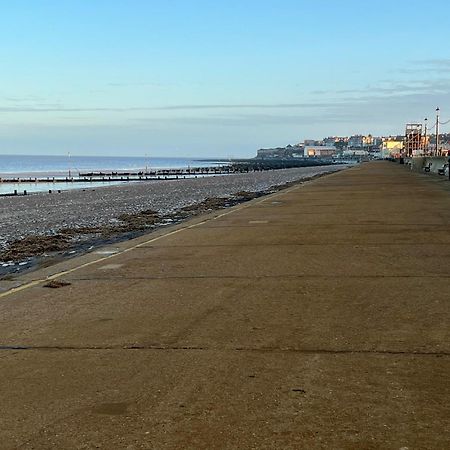 Gone To The Beach Flat 1 Ханстантон Экстерьер фото