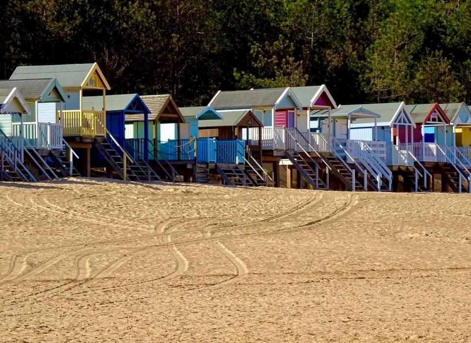Gone To The Beach Flat 1 Ханстантон Экстерьер фото